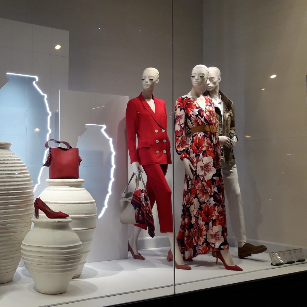 Escaparate de Cortefiel